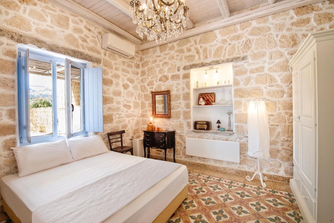 Terra E Sole Spa Suite Aegina Vathi  Екстер'єр фото